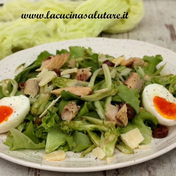 insalata di puntarelle, sgombro e uovo sodo