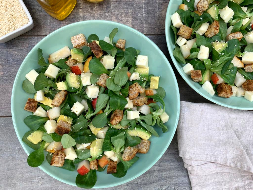 Insalata Con Pera Taleggio E Crostini La Cucina Salutare