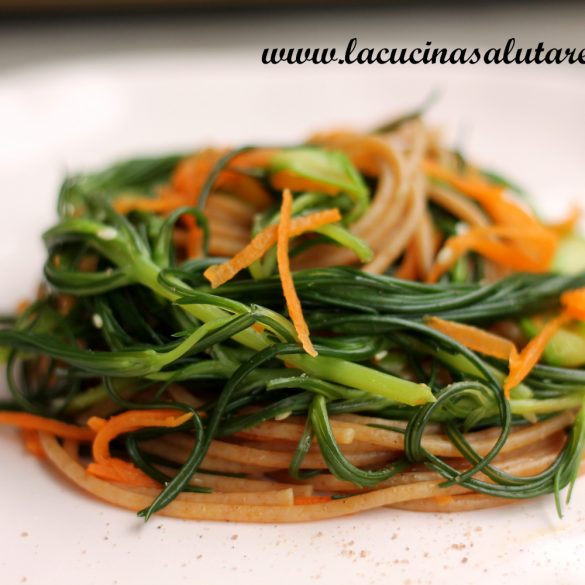 pasta con barba di frate e carote