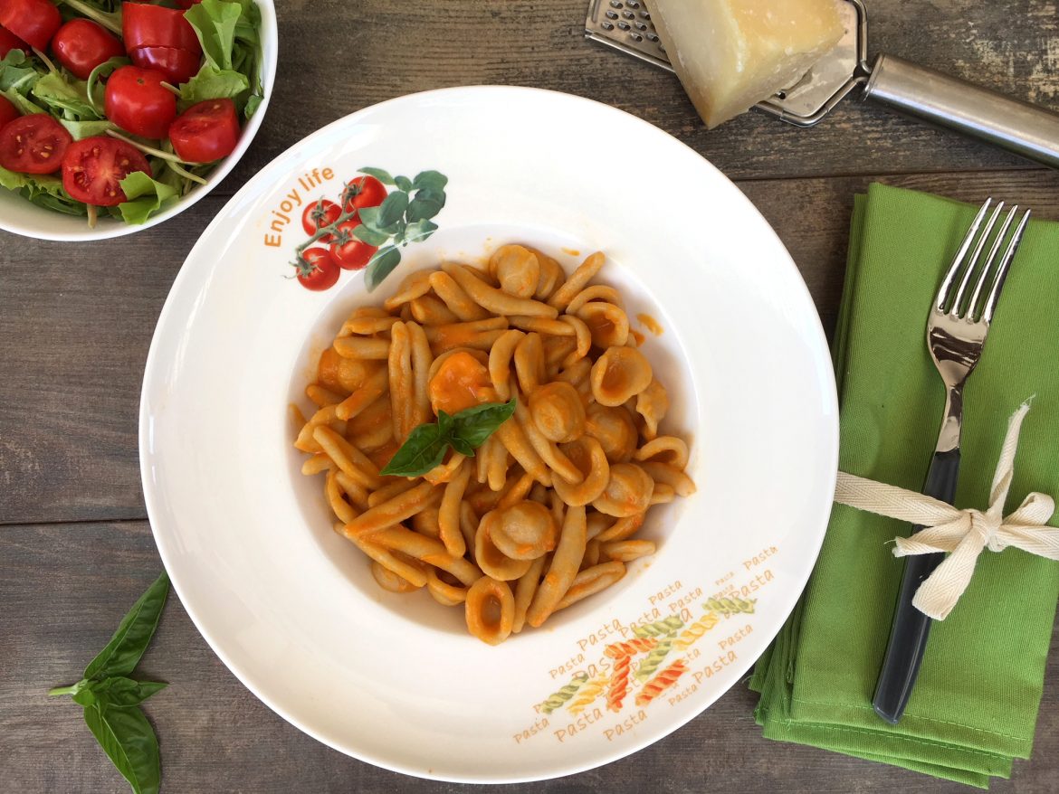 pasta fresca con crema di peperoni