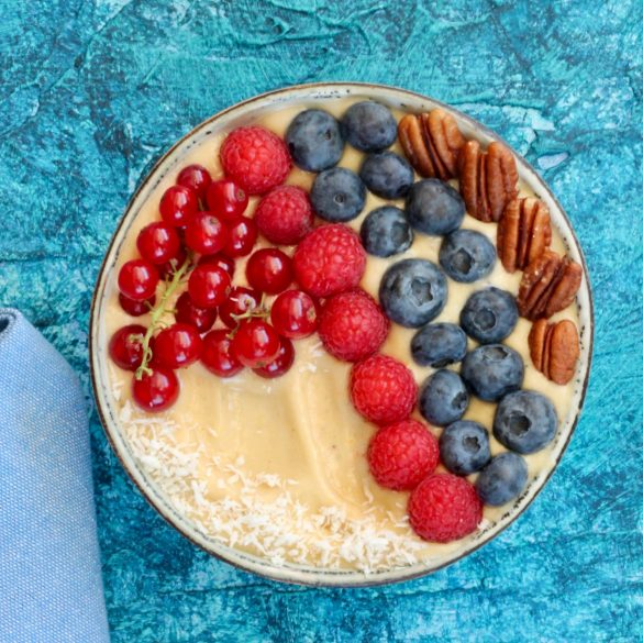 Smoothie bowl al mando e Skyr